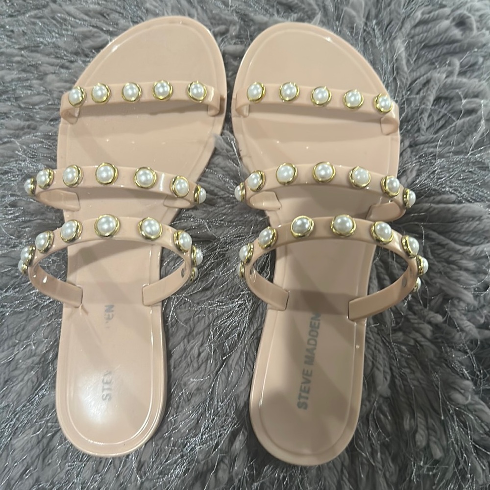 NWOT Steve Madden cream sandals